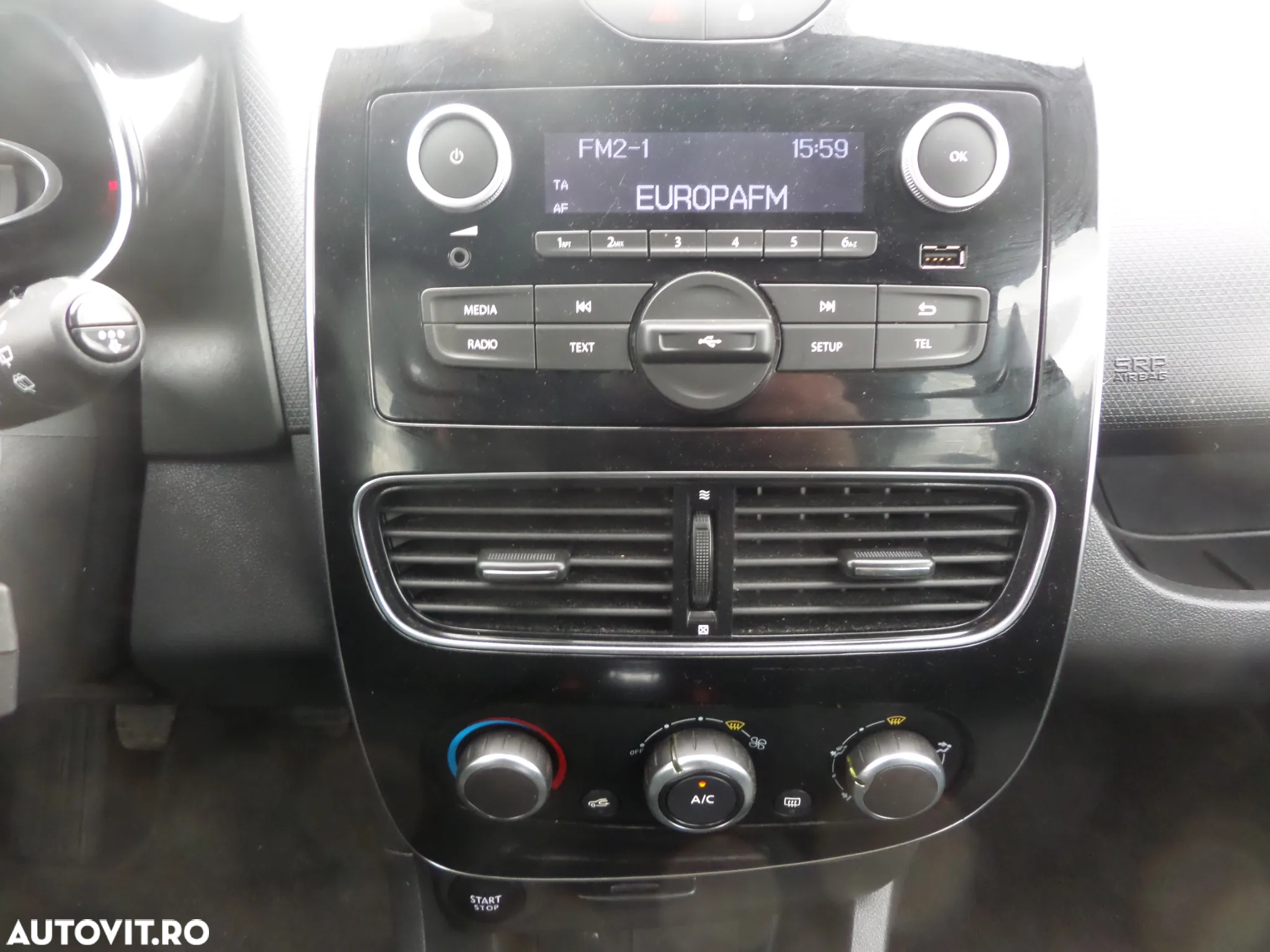 Renault Clio - 30