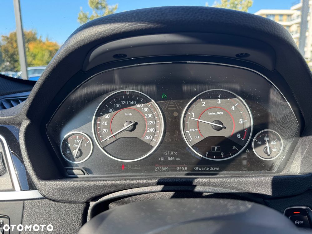 BMW Seria 3 318d Sport Line - 10