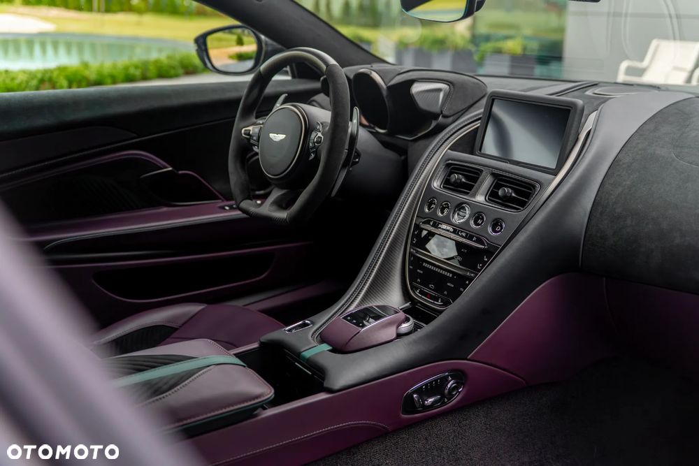 Aston Martin DBS - 29