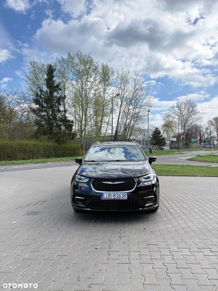 Chrysler Pacifica - 2