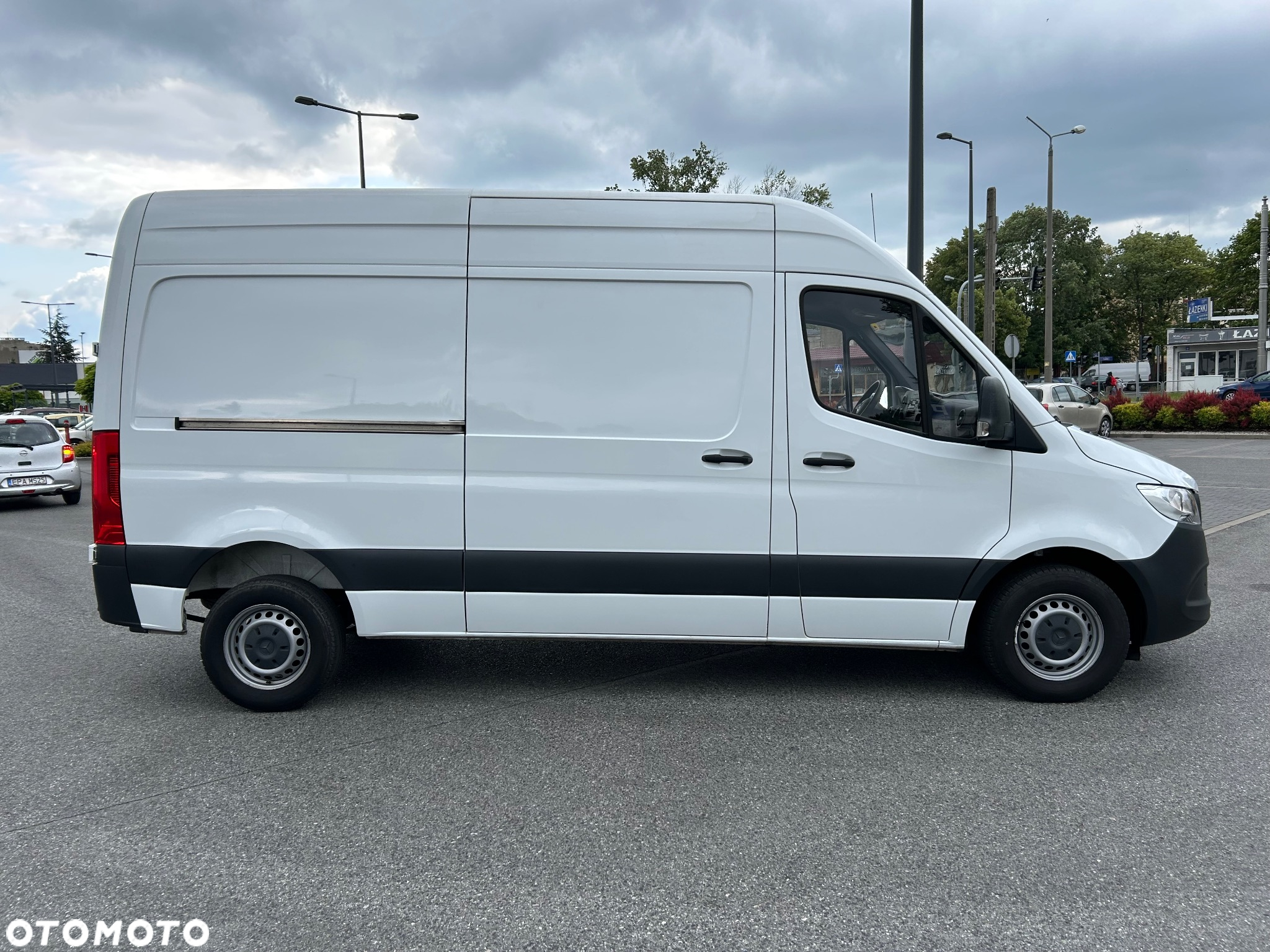 Mercedes-Benz Sprinter - 4