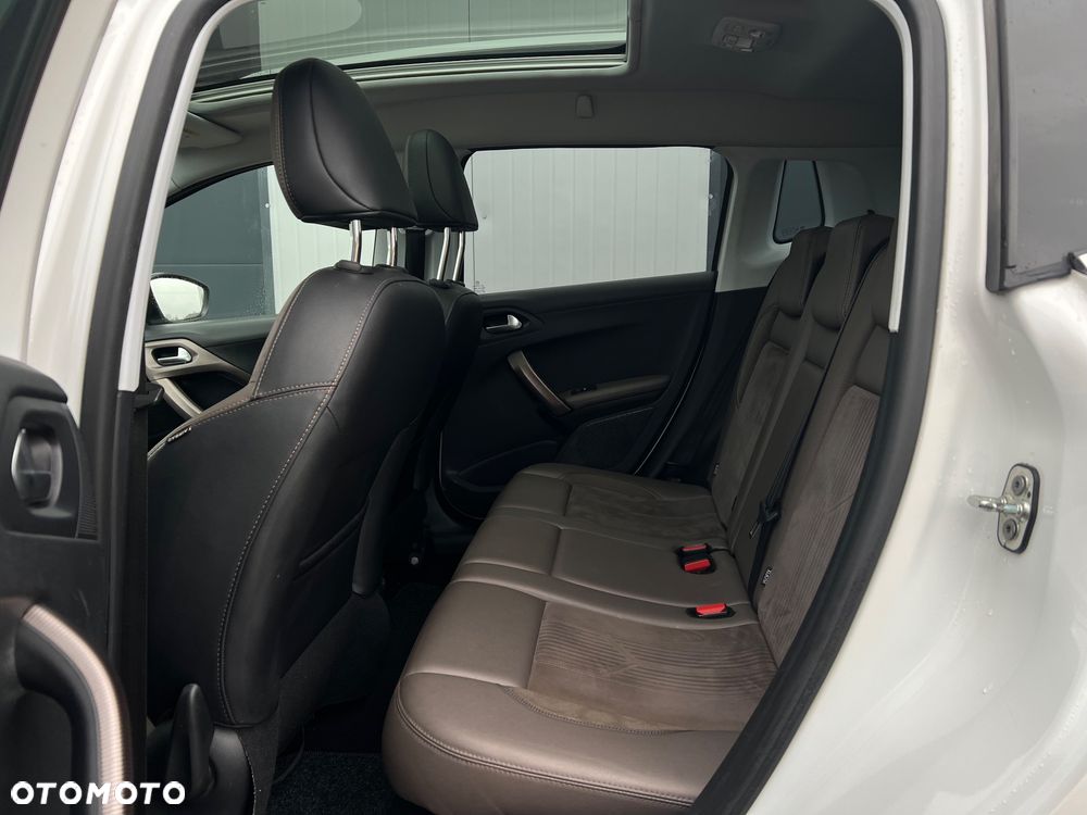 Peugeot 2008 1.6 BlueHDi Allure - 17