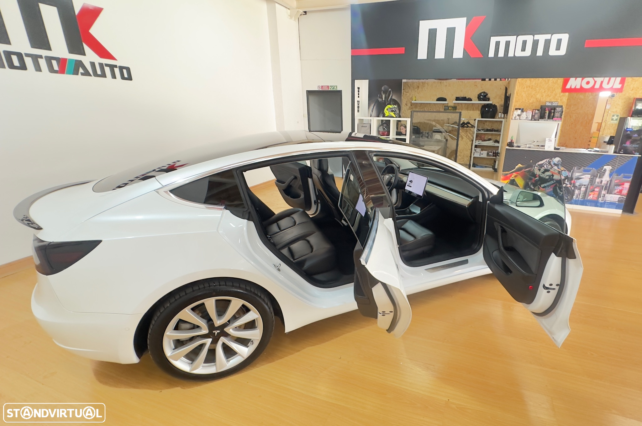 Tesla Model 3 Long-Range Dual Motor AWD - 22