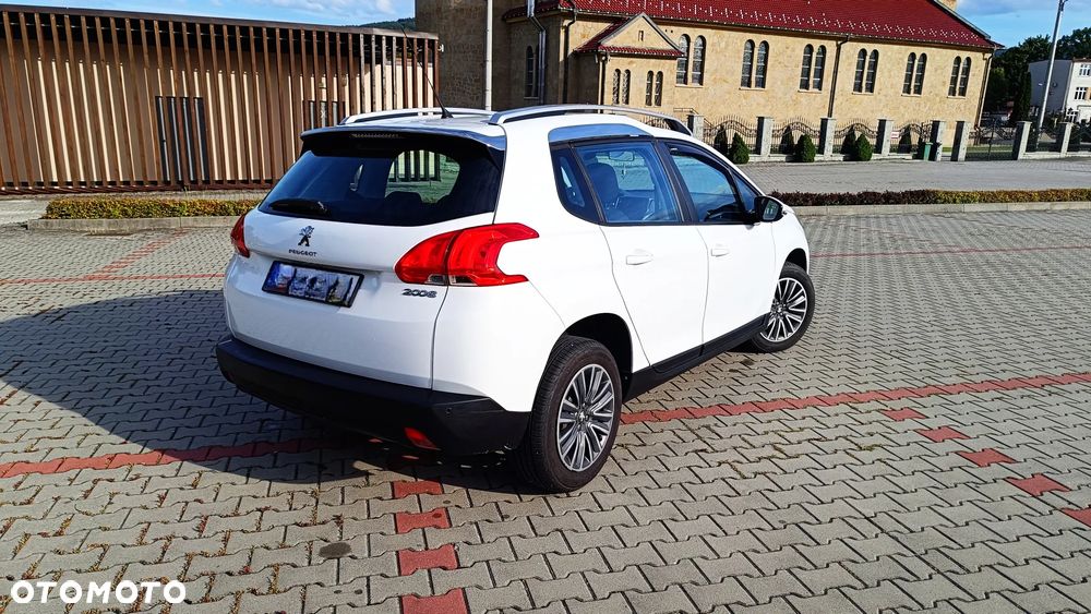 Peugeot 2008 - 8