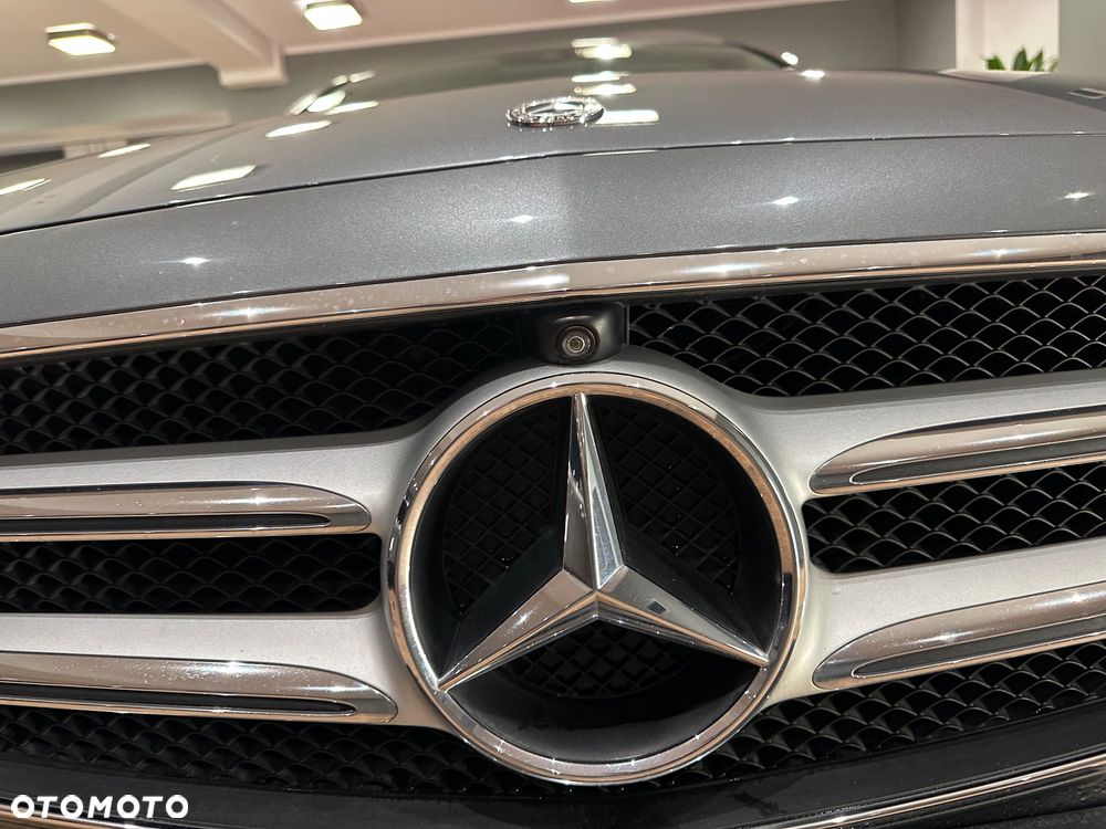 Mercedes-Benz Klasa E 220 d 4-Matic Business Edition 9G-TRONIC - 14