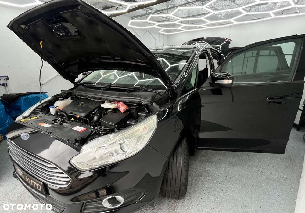 Ford S-Max - 34
