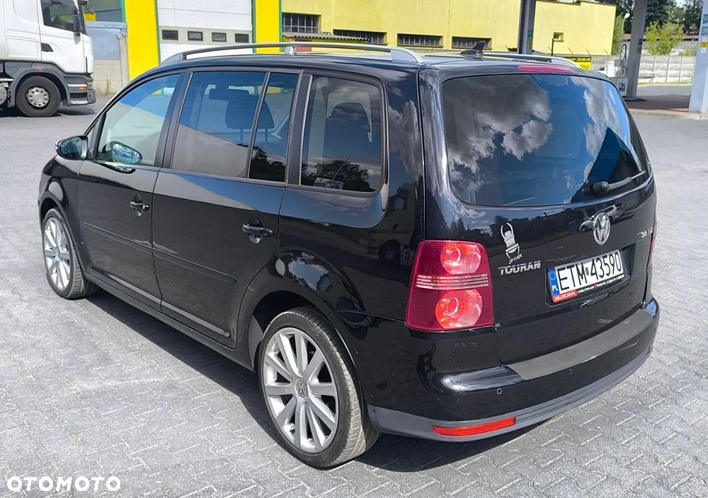 Volkswagen Touran 2.0 TDI DPF Highline - 5