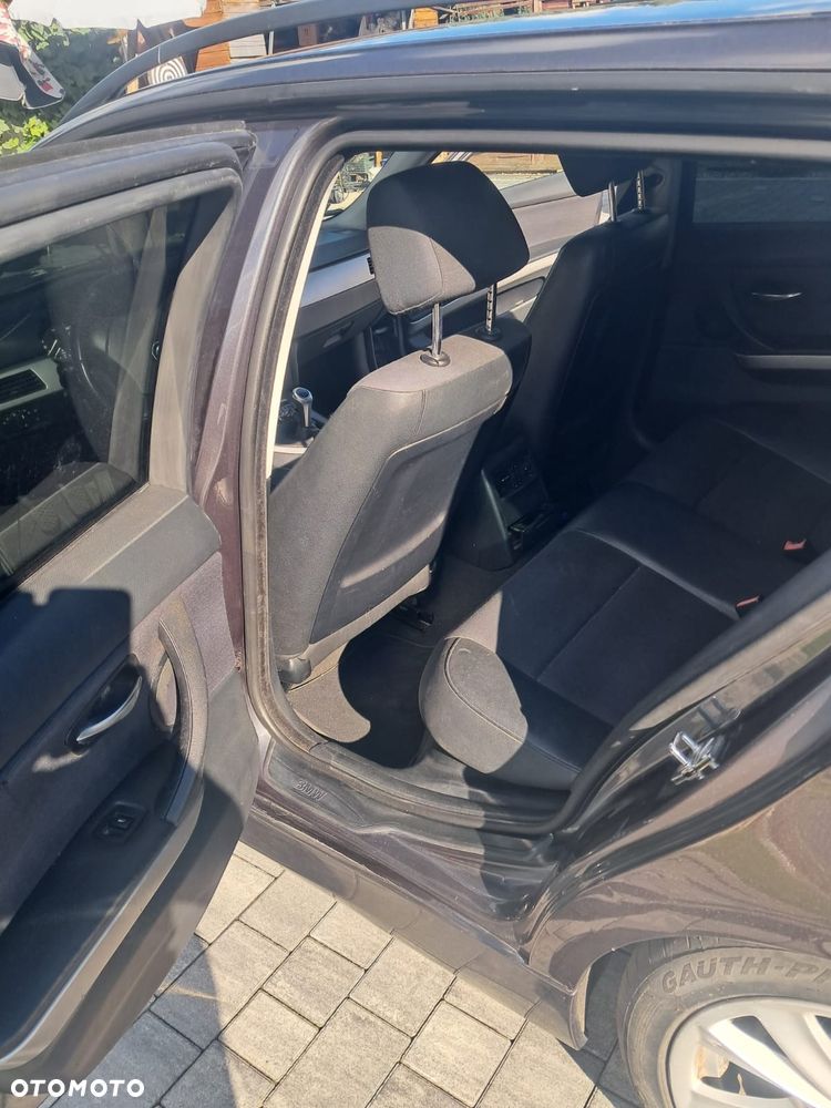 BMW Seria 3 318d - 16