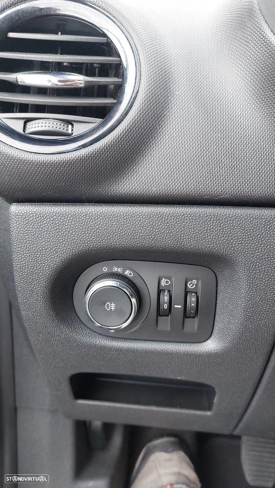 Opel Corsa 1.4 16V Edition - 6