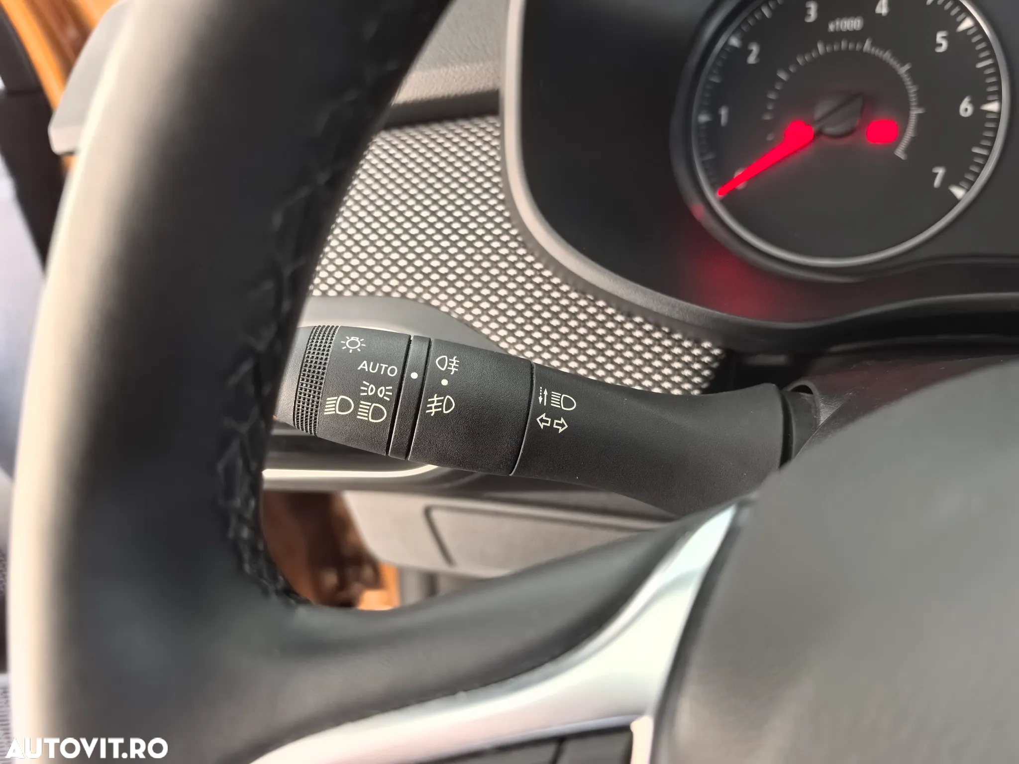 Dacia Sandero TCe 90 MT6 Comfort - 18