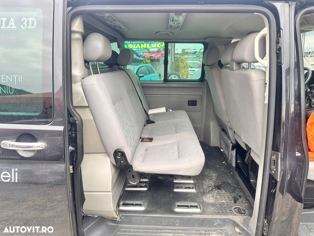 Volkswagen Caravelle - 12