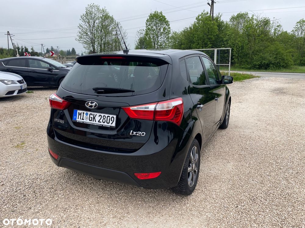 Hyundai ix20 1.6 Premium blue - 7