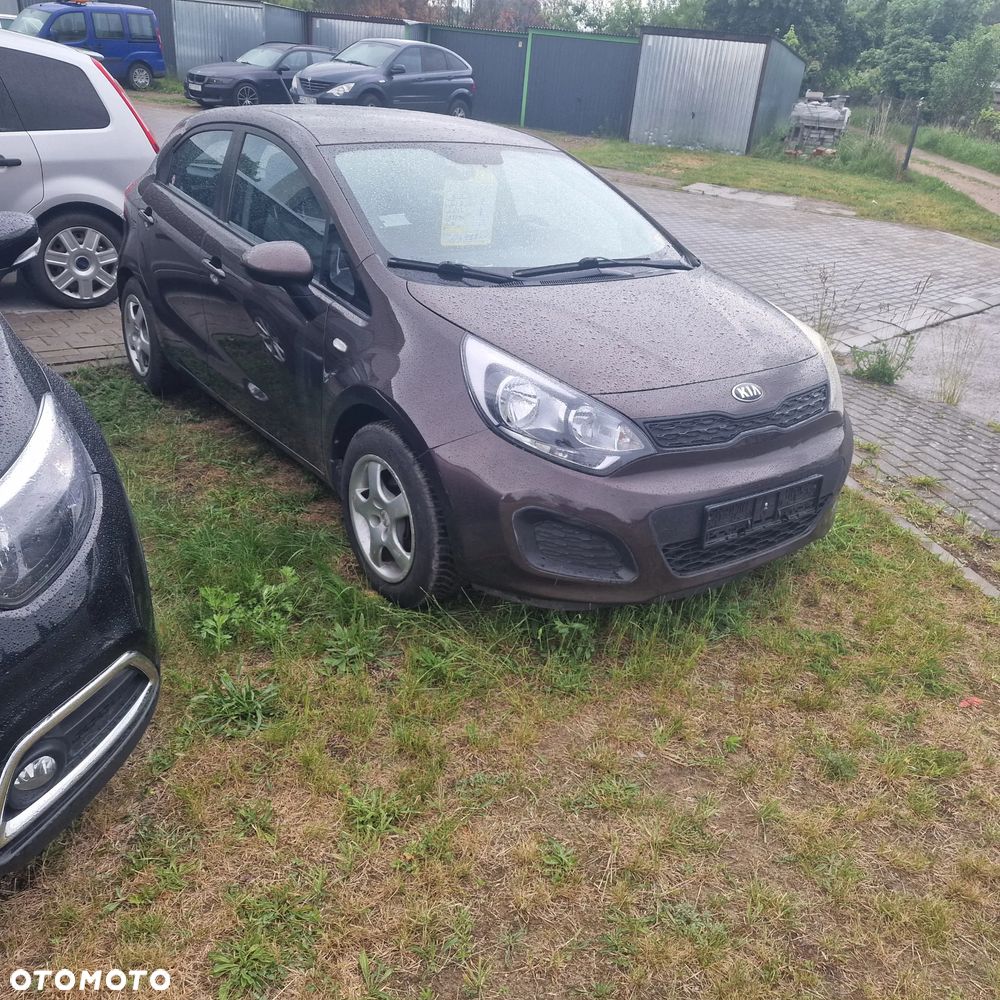 Kia Rio - 1