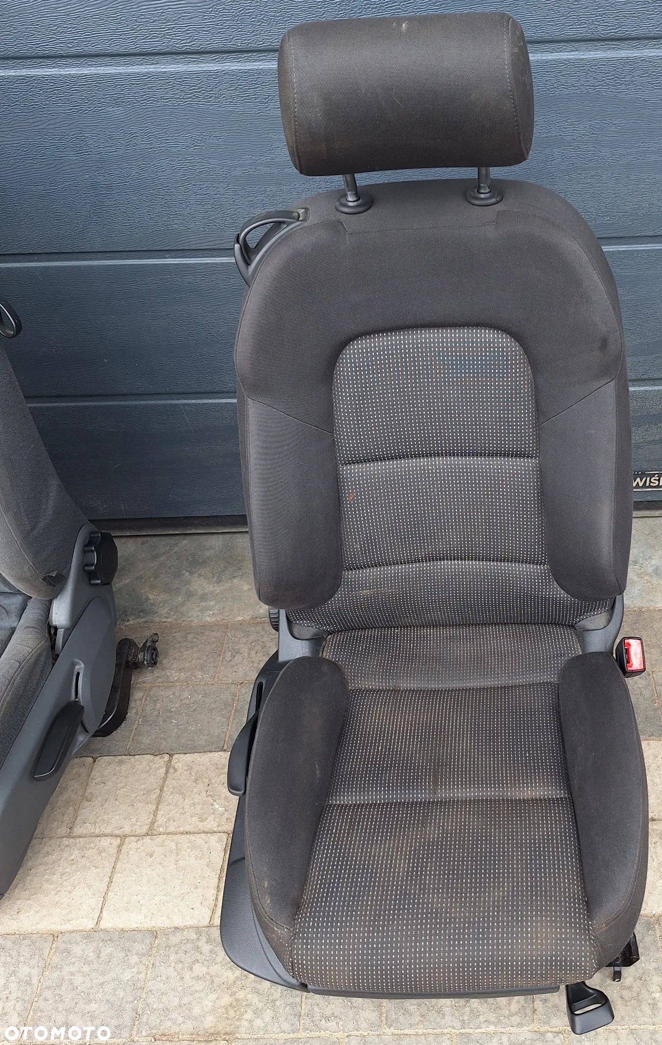 FOTEL PRAWY PRZÓD  - AUDI A3 /8P - 3-DRZWI - 1