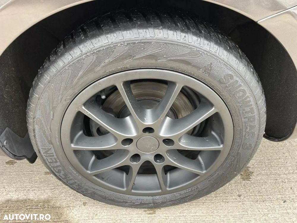 Volkswagen Passat - 9
