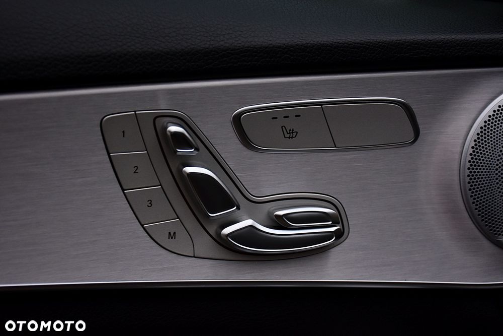 Mercedes-Benz Klasa C 300 9G-TRONIC Exclusive - 19