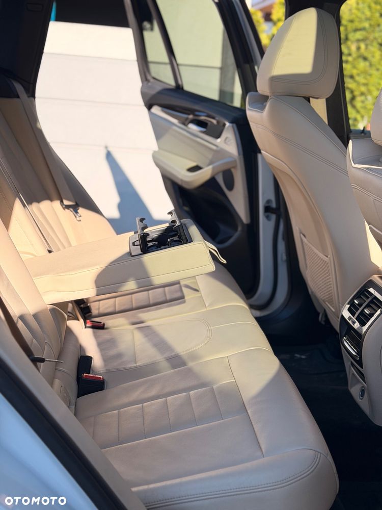 BMW X3 xDrive30i Luxury Line - 38