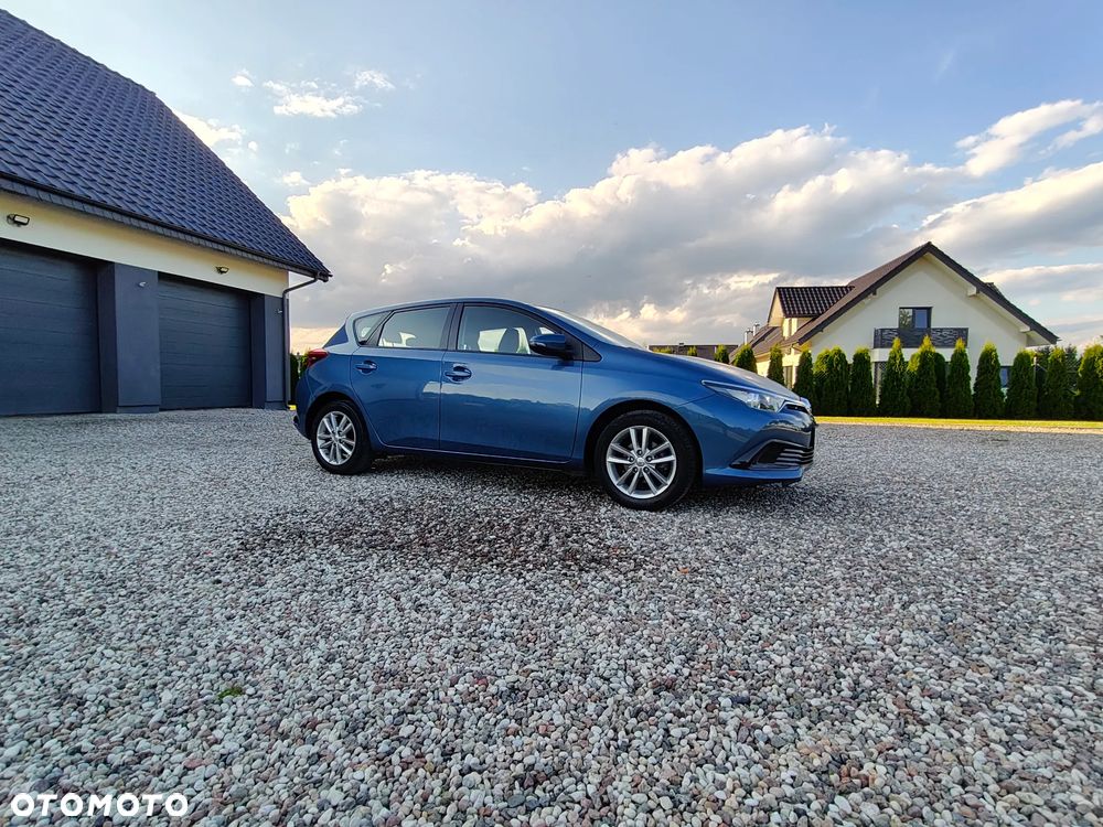 Toyota Auris 1.33 Dual-VVT-i - 18