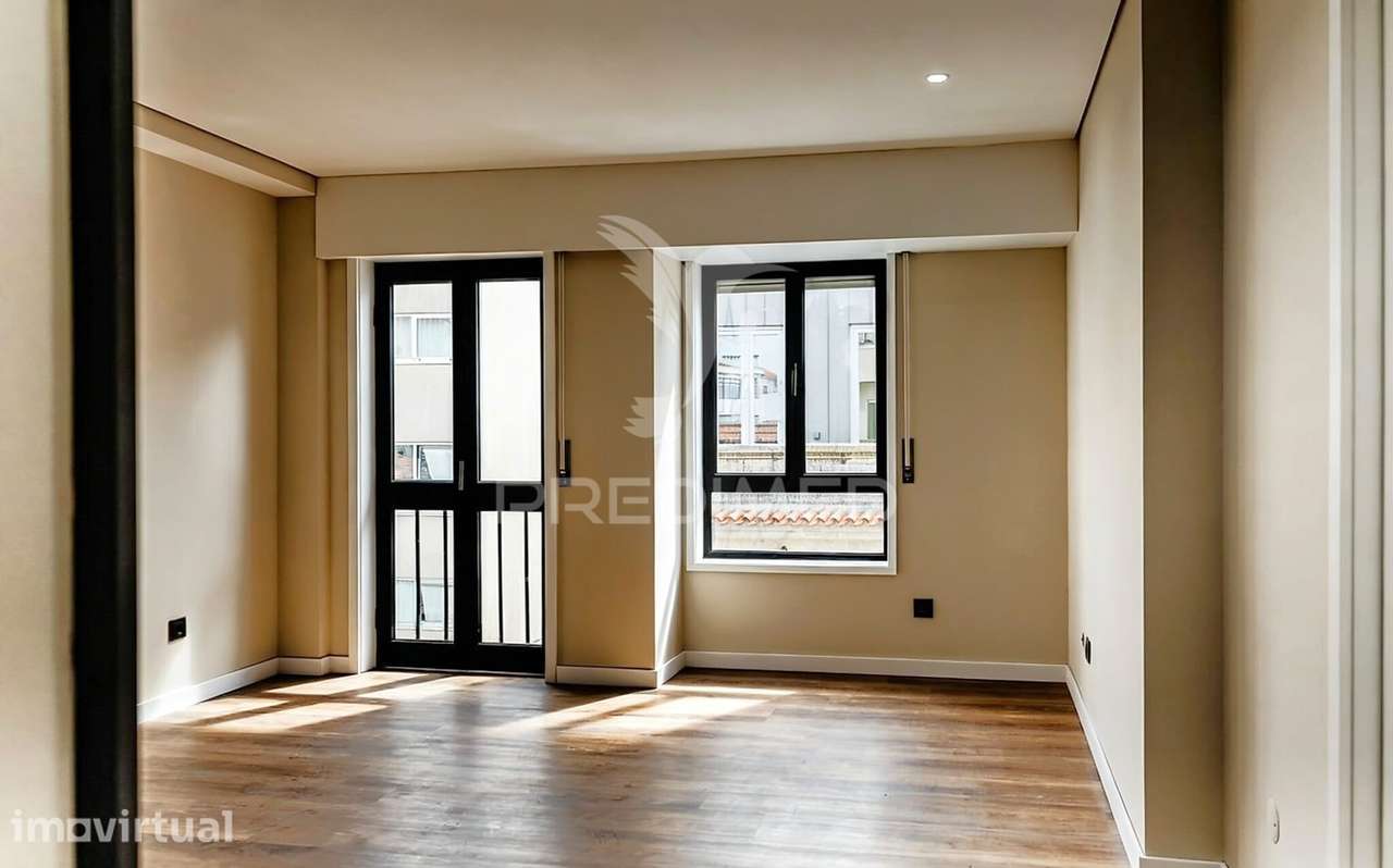 T1 Remodelado com varanda junto à Maternidade Júlio Dinis, Porto - Grande imagem: 2/11