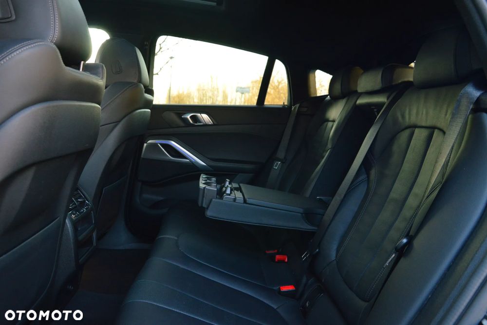 BMW X6 xDrive40i - 14