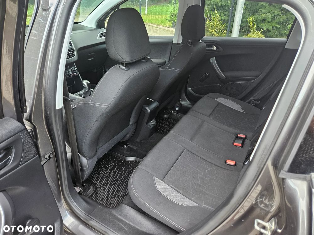 Peugeot 2008 1.6 BlueHDi Style - 6