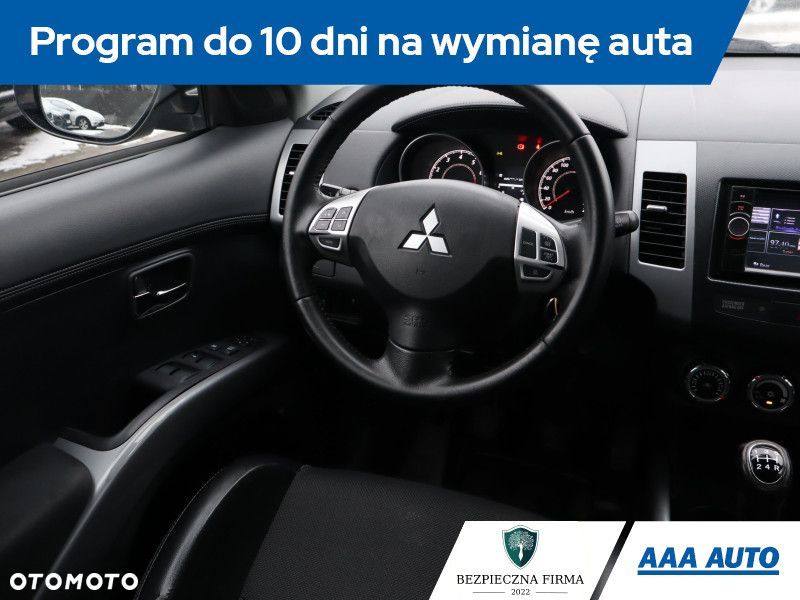 Mitsubishi Outlander - 9