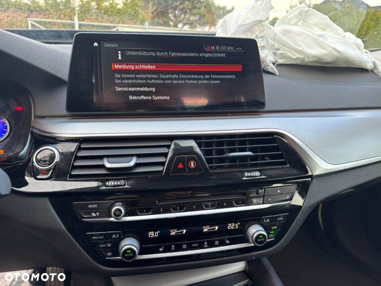 BMW Seria 5 530d Sport Line - 9
