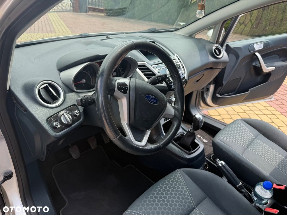 Ford Fiesta 1.6 Ti-VCT Titanium - 23