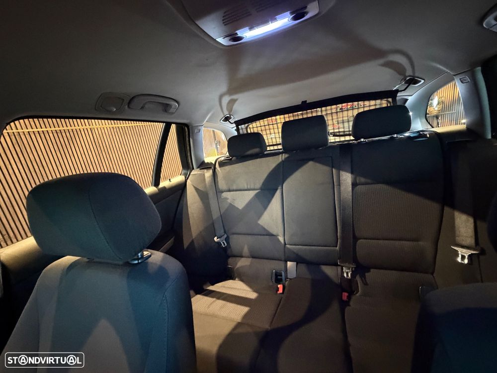 BMW 320 d Navigation Sport - 23