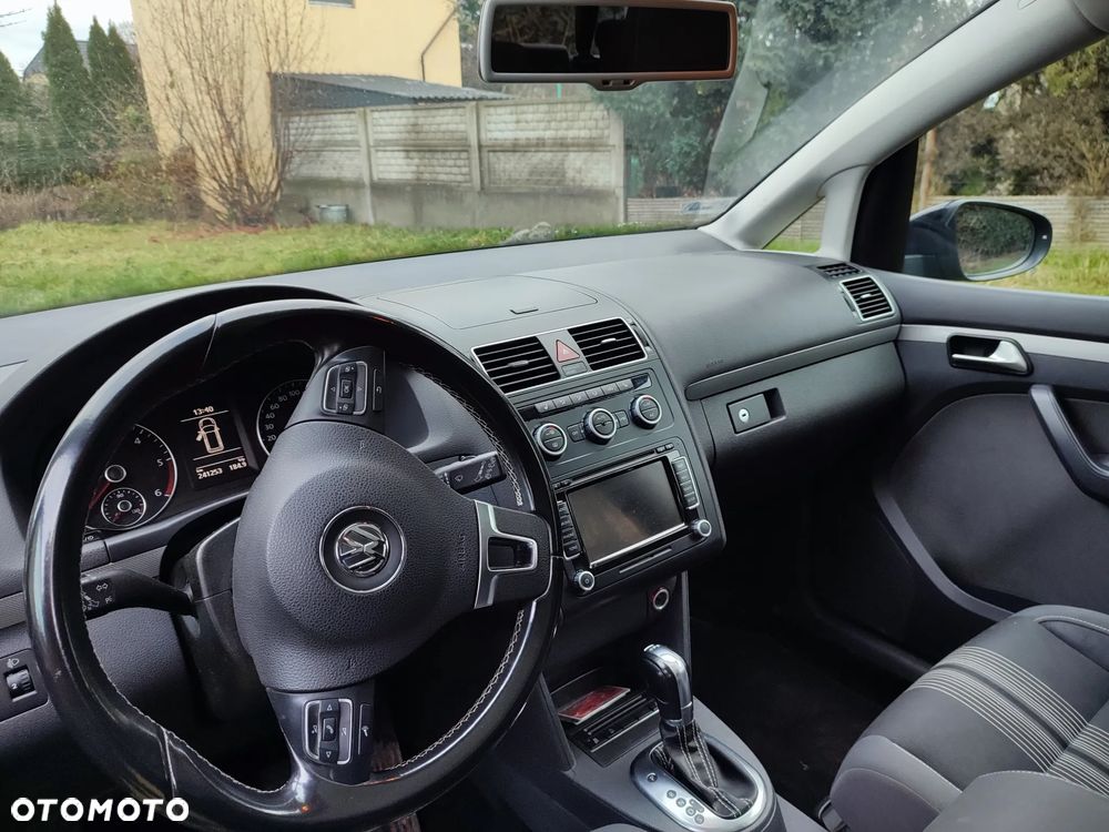 Volkswagen Touran 2.0 TDI DPF Highline DSG - 8