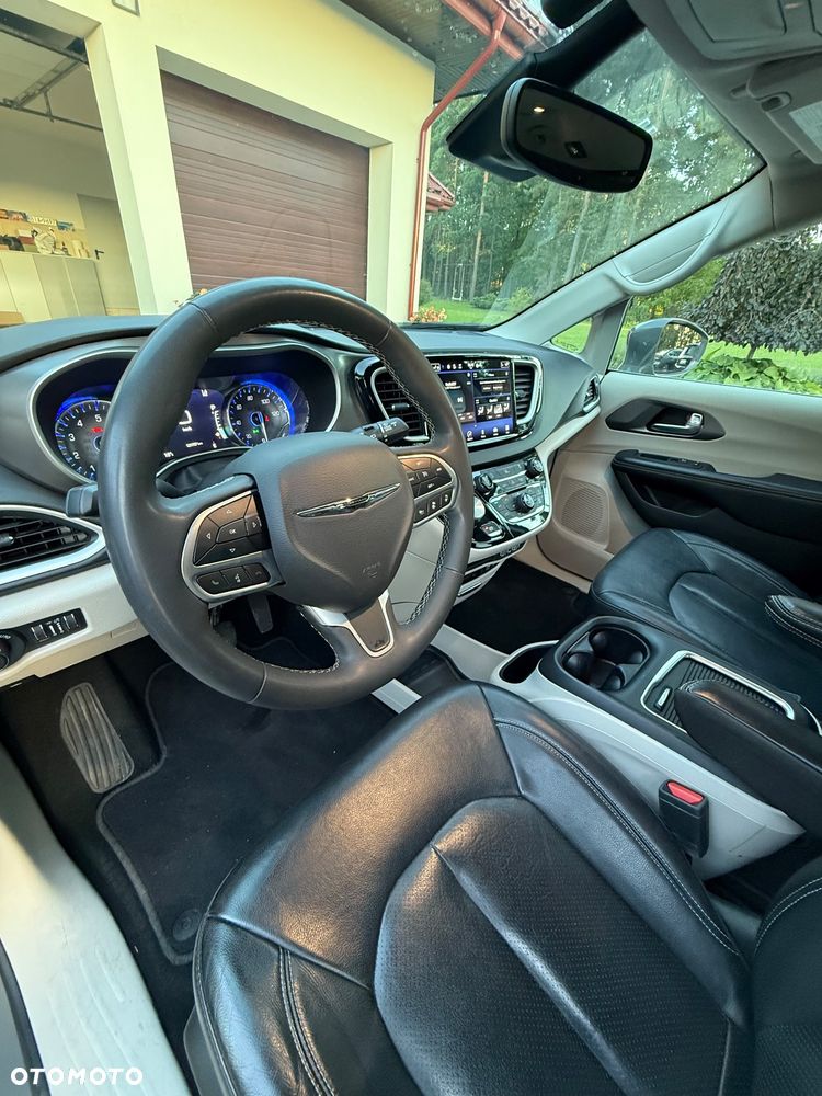 Chrysler Pacifica - 9