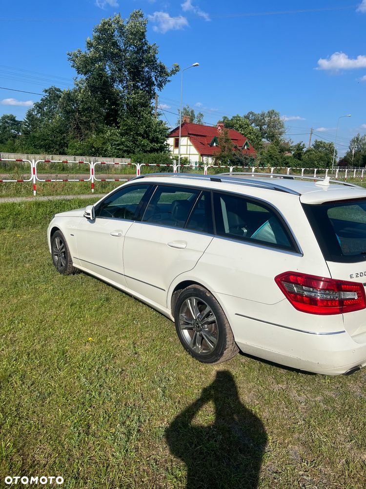 Mercedes-Benz Klasa E 200 CGI BlueEFFICIENCY Automatik - 15