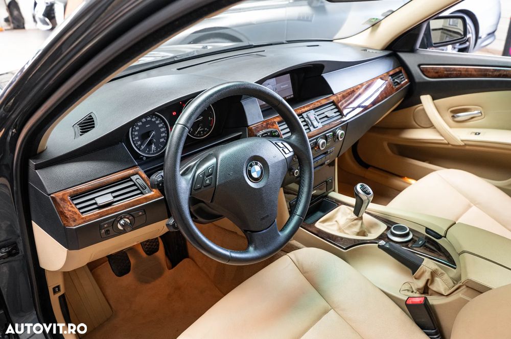 BMW Seria 5 530d xDrive - 28