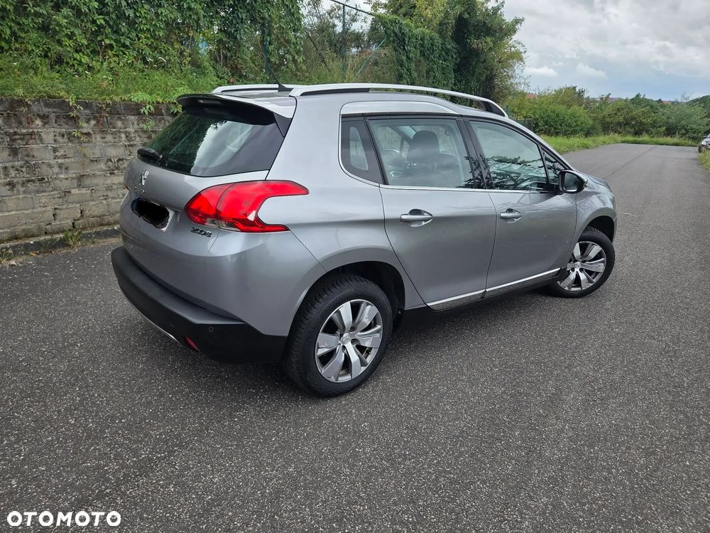 Peugeot 2008 1.2 Pure Tech Style - 5