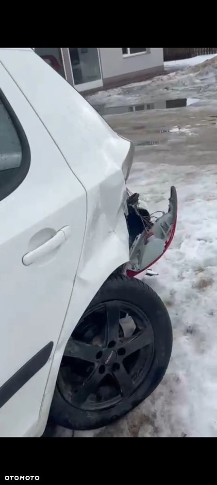 Skoda Fabia 1.2 HTP STYLE EDITION - 2