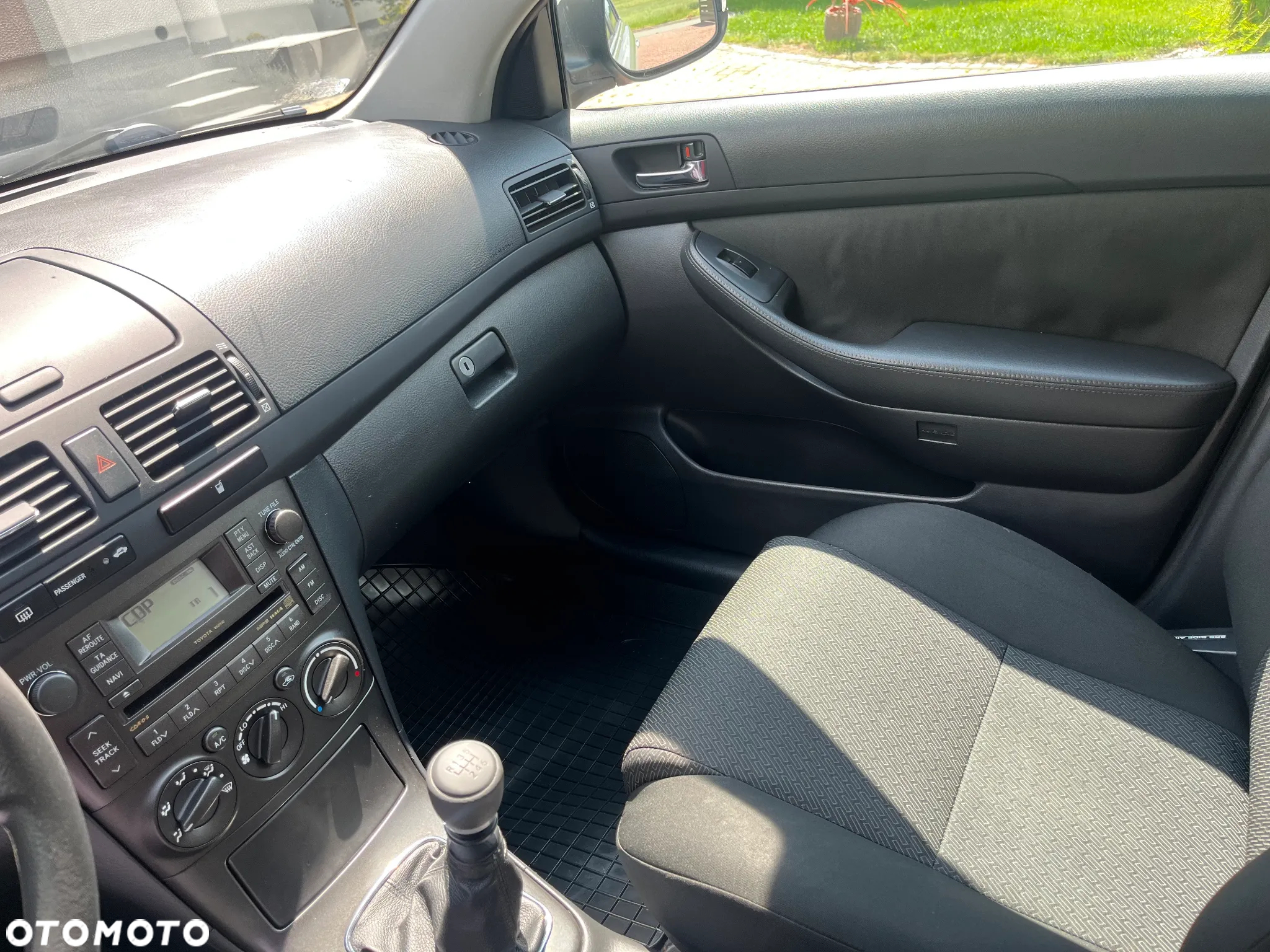 Toyota Avensis 2.0 D-4D Combi - 10