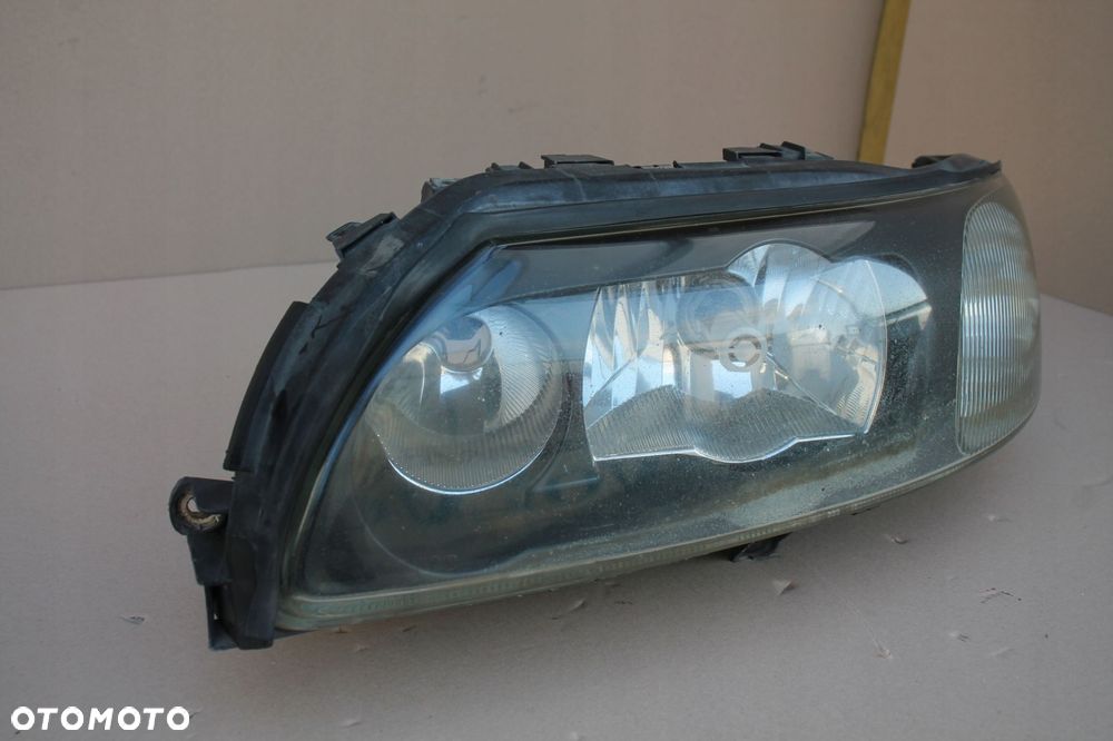 volvo v70 s60 xc70 lewy reflektor lewy xenon 30655905 europa - 2