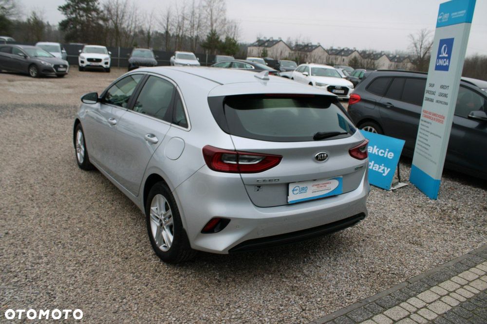 Kia Ceed - 8
