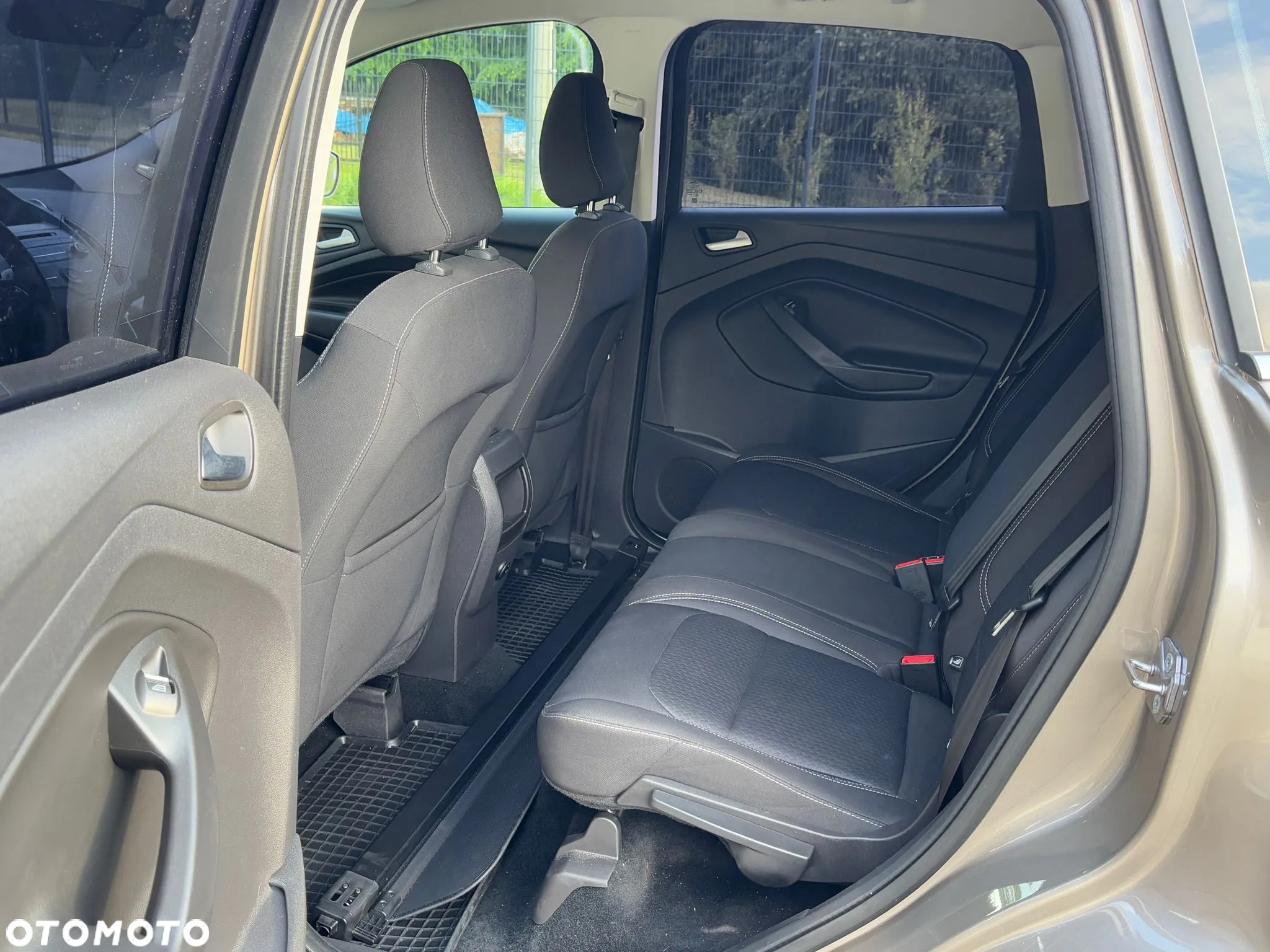 Ford Kuga 1.5 EcoBoost 2x4 Titanium - 14