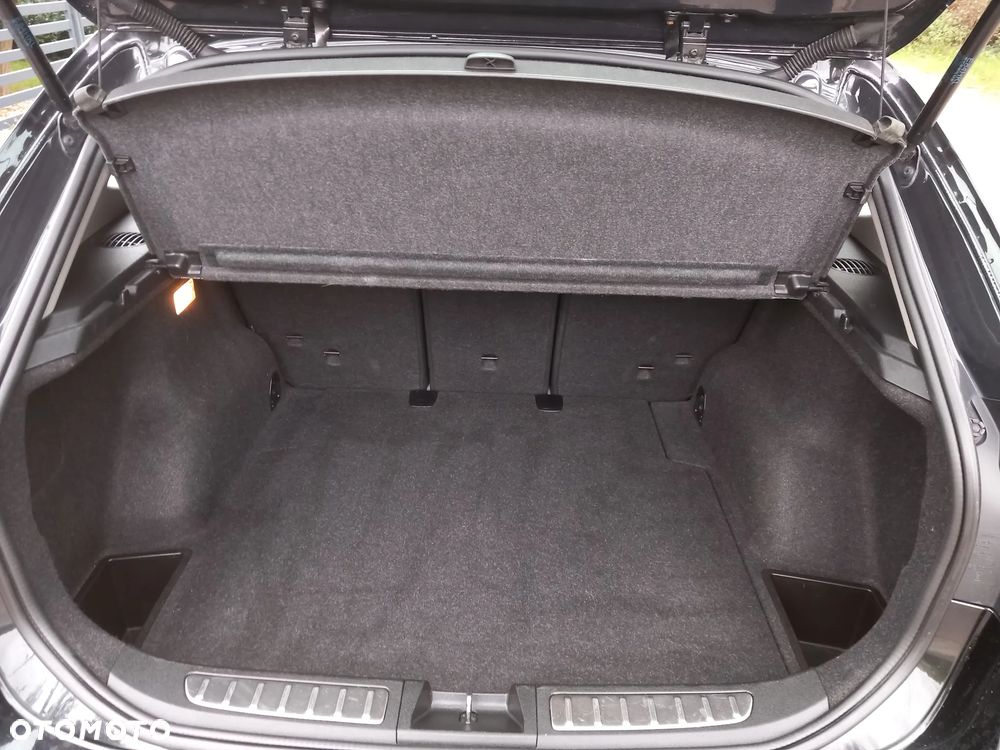 BMW X1 sDrive20i xLine - 9