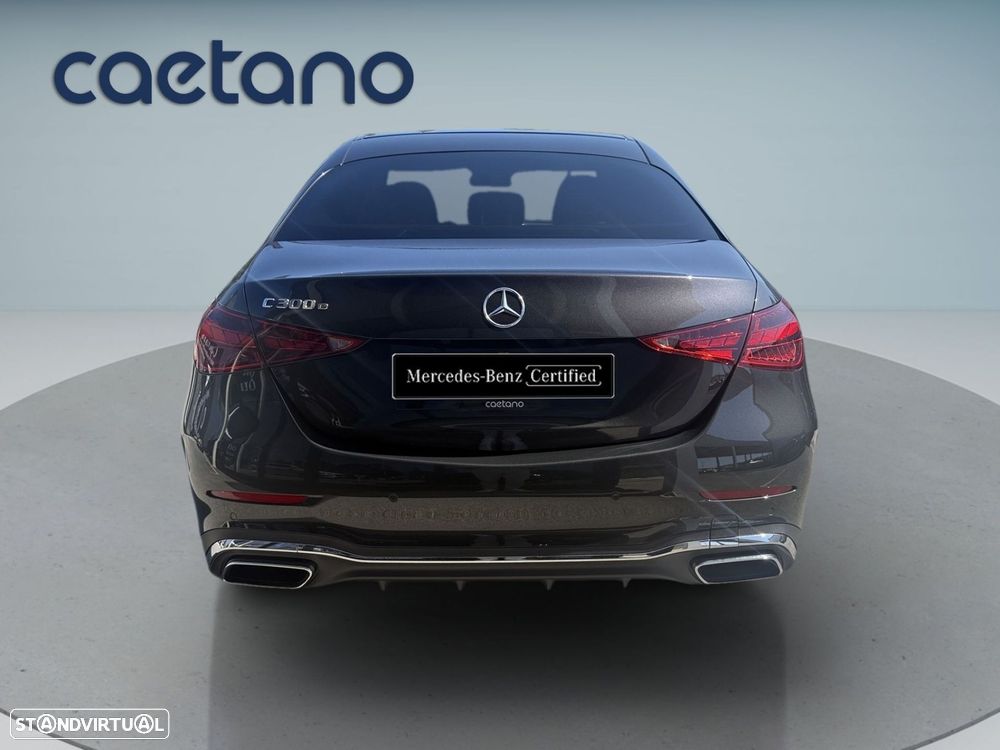 Mercedes-Benz C 300 e AMG Line - 13