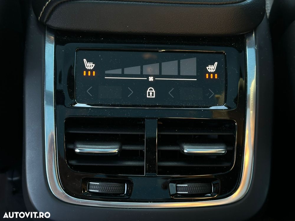 Volvo XC 60 D5 AWD R-Design - 17