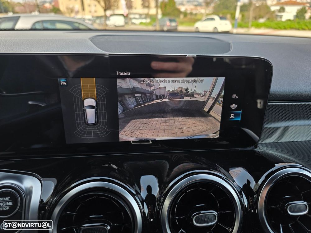 Mercedes-Benz GLB 200 d AMG Line - 14