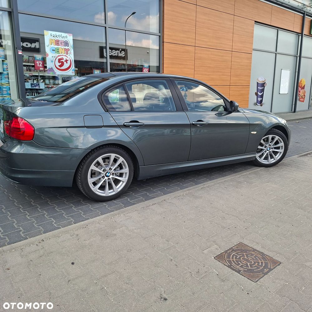 BMW Seria 3 320i - 18