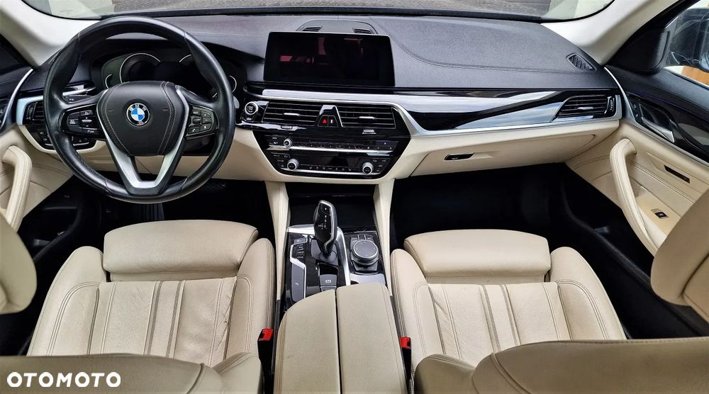 BMW Seria 5 520d xDrive Luxury Line - 13