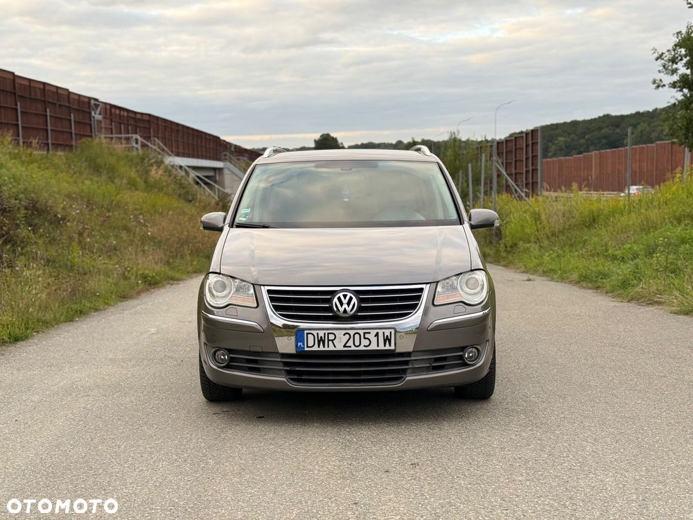 Volkswagen Touran - 10