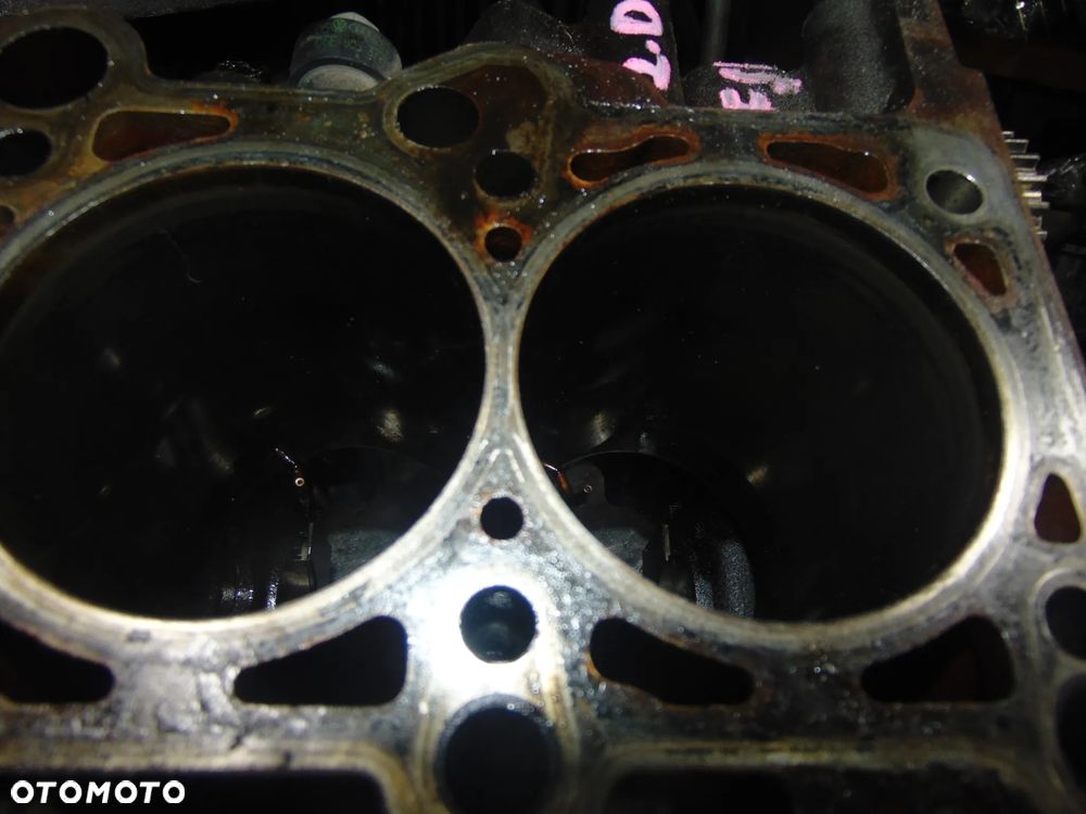 Blok silnika VW Golf 5 2,0 tfsi - 5