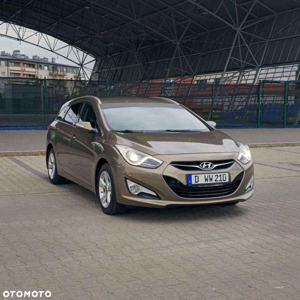 Hyundai i40 Kombi blue 1.6 Space - 18