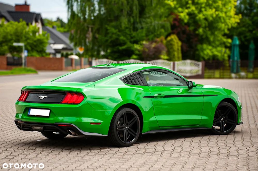 Ford Mustang - 16