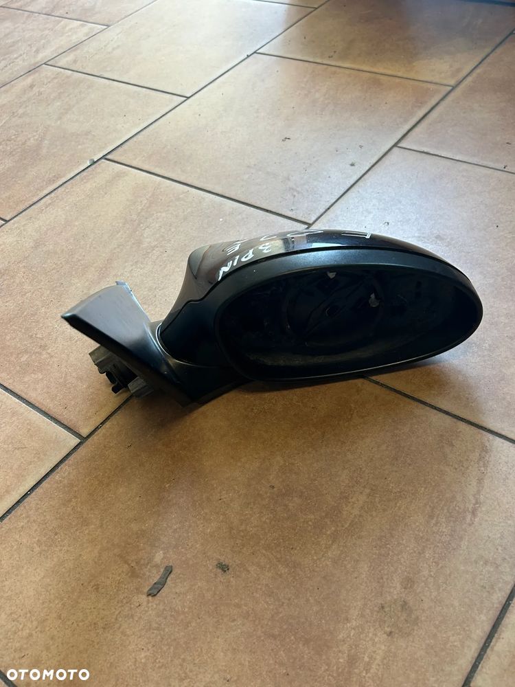 LUSTERKO BMW E87 PRAWE EUROPA 3PIN